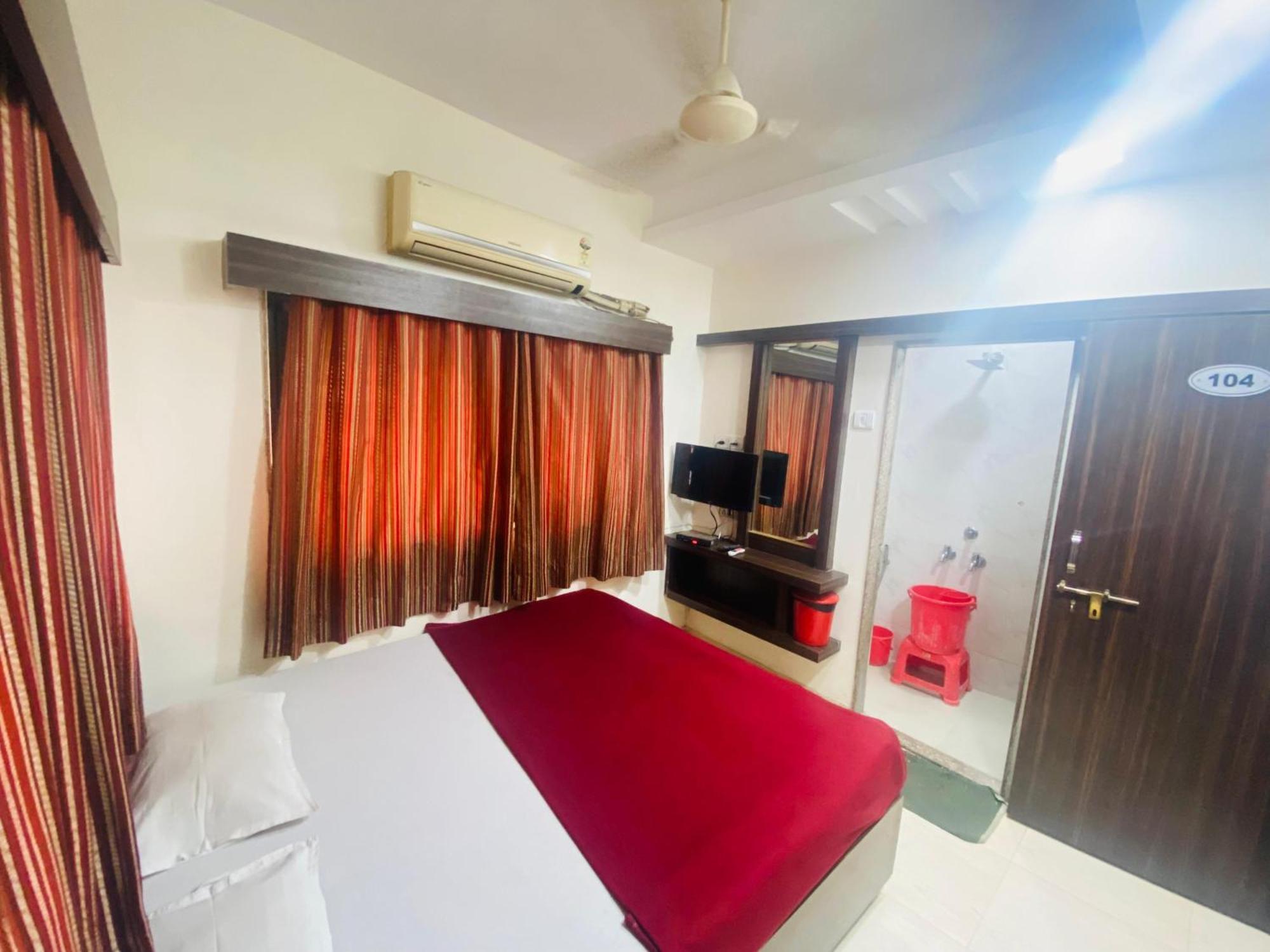 Hotel Sai Bhawani Shirdi Ngoại thất bức ảnh