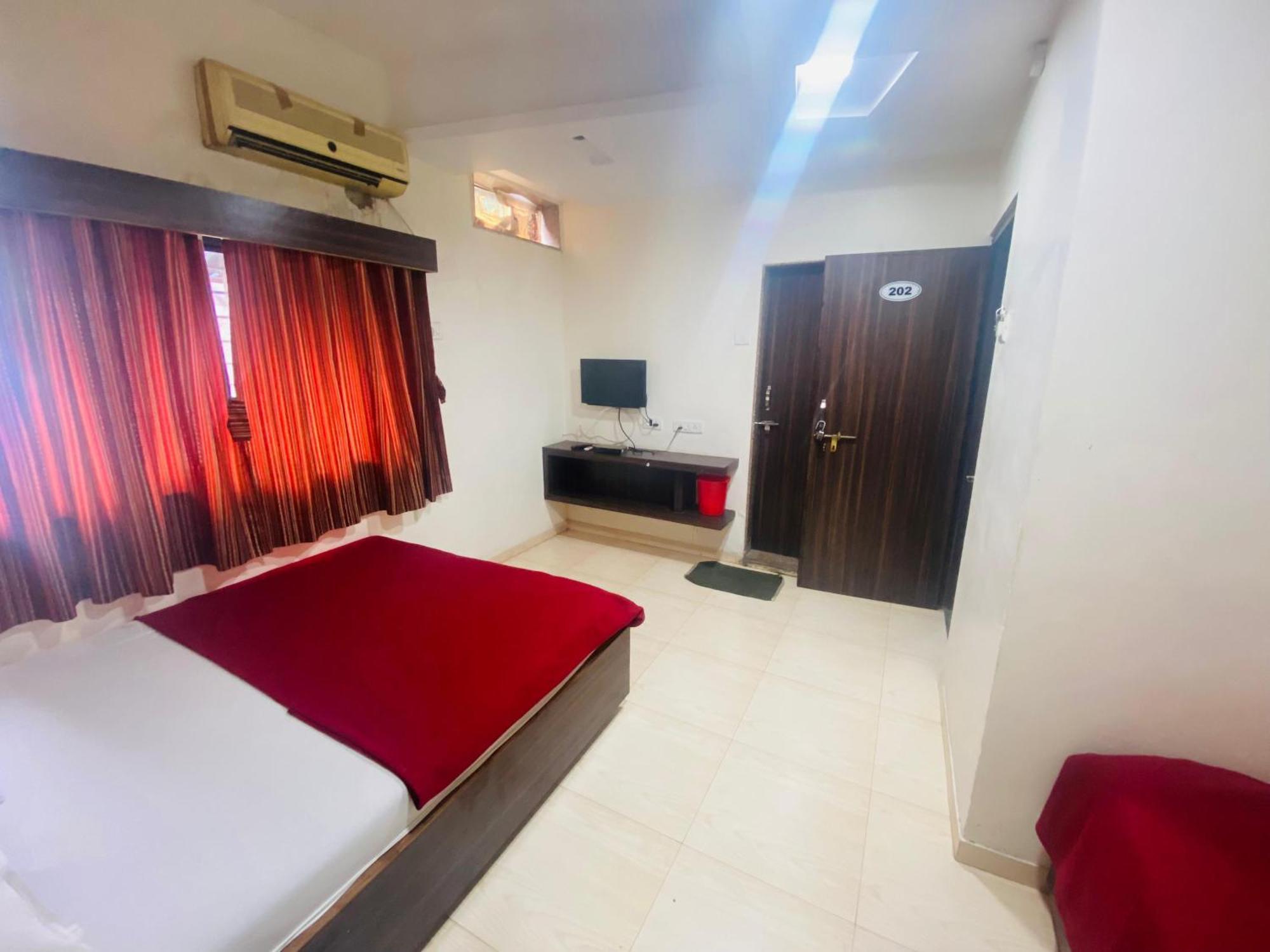 Hotel Sai Bhawani Shirdi Ngoại thất bức ảnh