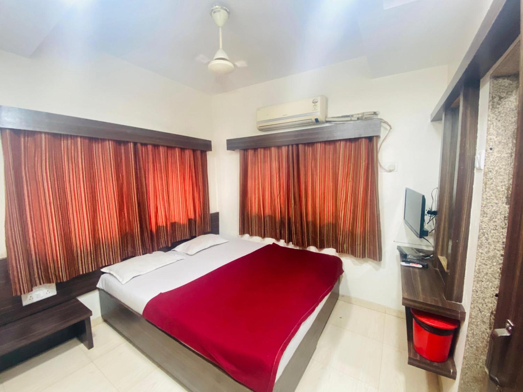 Hotel Sai Bhawani Shirdi Ngoại thất bức ảnh